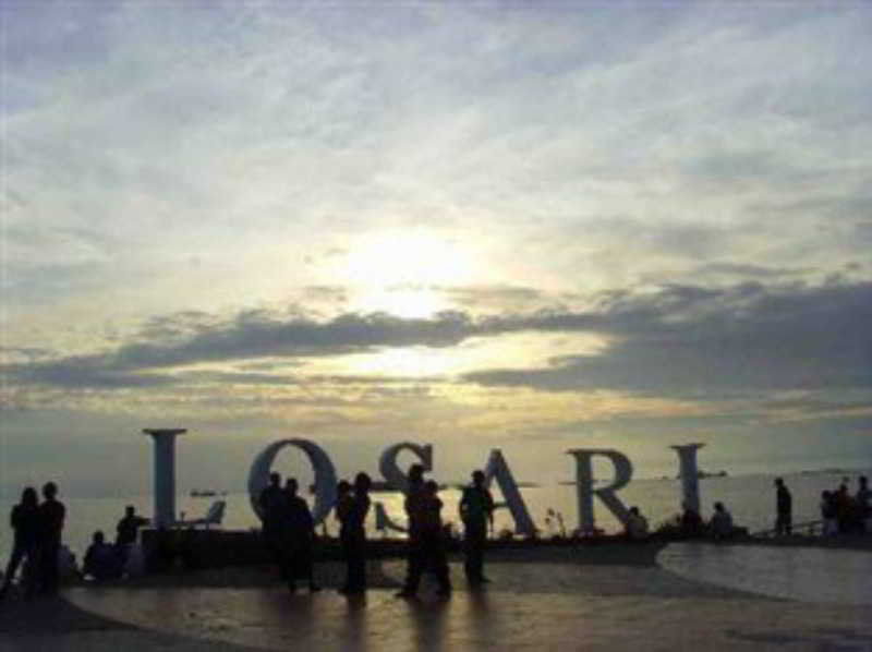 Oyo 628 Losari Metro Makassar Buitenkant foto