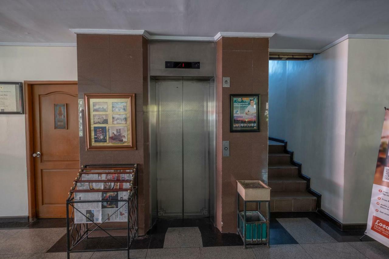 Oyo 628 Losari Metro Makassar Buitenkant foto