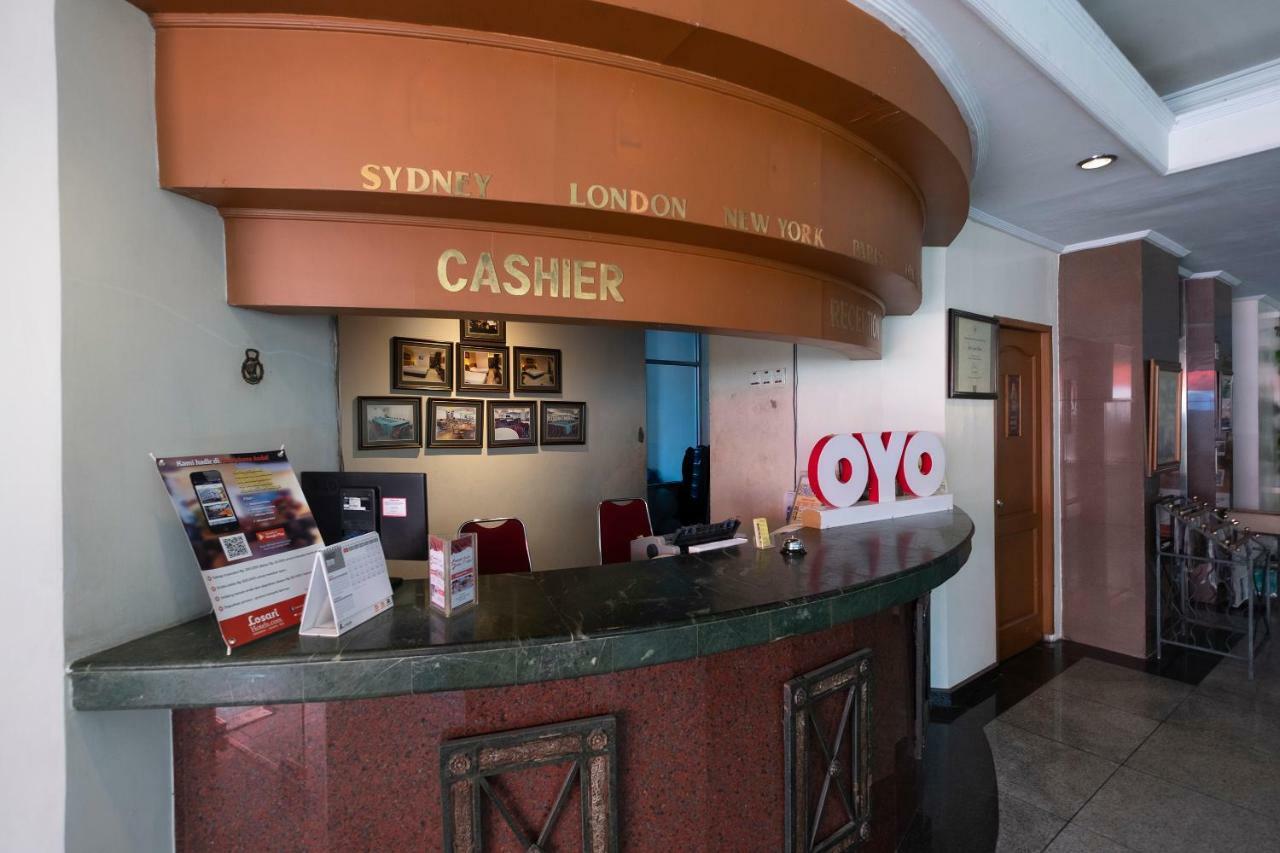 Oyo 628 Losari Metro Makassar Buitenkant foto