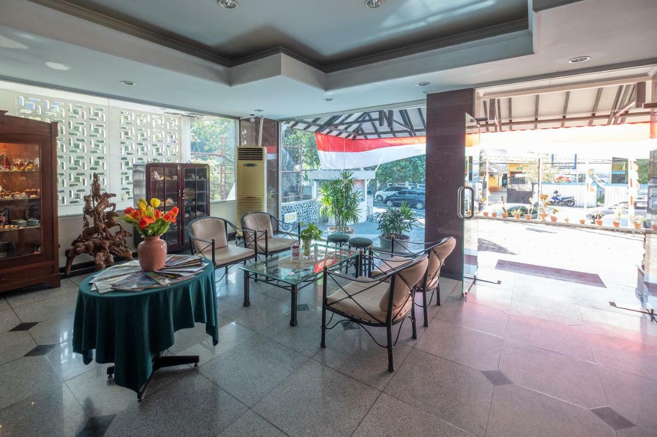 Oyo 628 Losari Metro Makassar Buitenkant foto